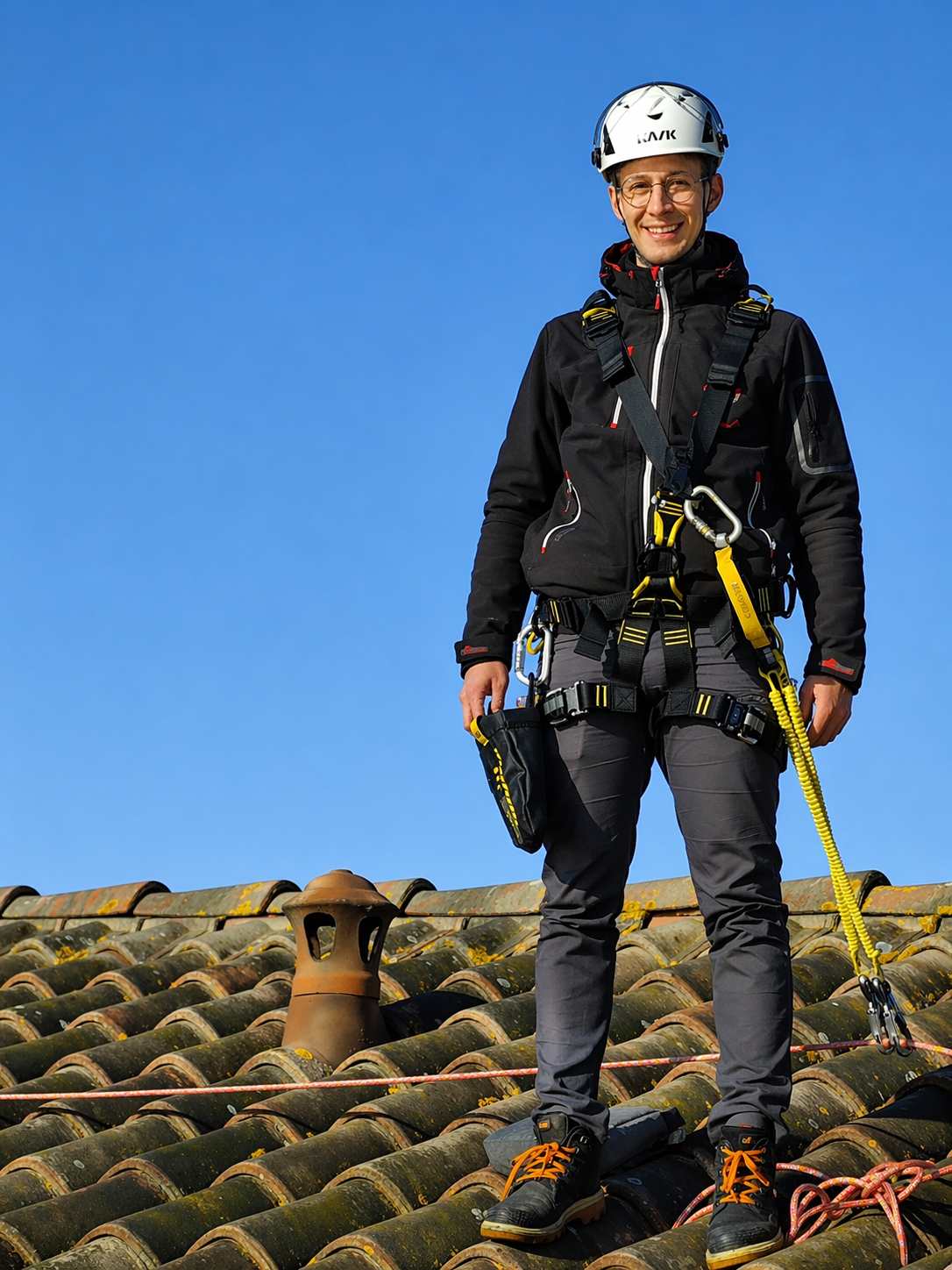 Maxime De Bodinat en intervention sur toiture